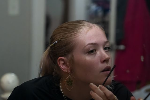 Makeup preparations before the wedding